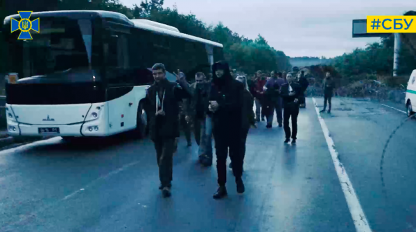     З'явилися унікальні кадри звільнення українських полонених    