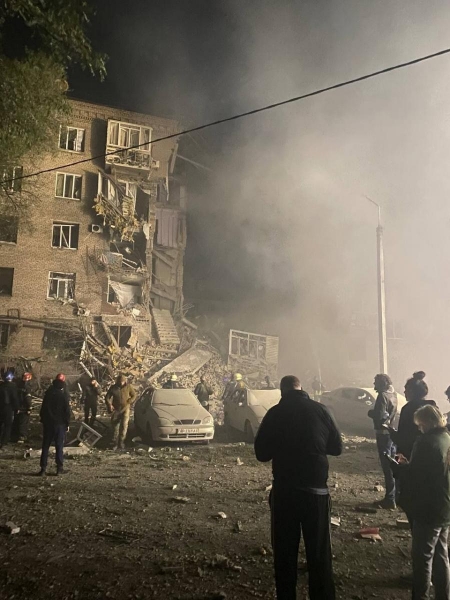     Окупанти вдарили ракетами по Запоріжжю: зруйнована житлова багатоповерхівка, є жертва    