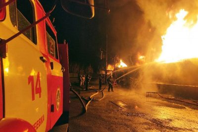     Потужна пожежа після "прильоту" : у Макіївці підірвали нафтобазу окупантів РФ    